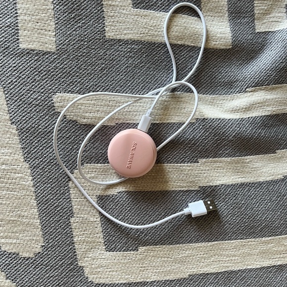 Solawave Radiant Renewal 2-in-1 Skincare Mini with red light (used once) - Picture 3 of 3